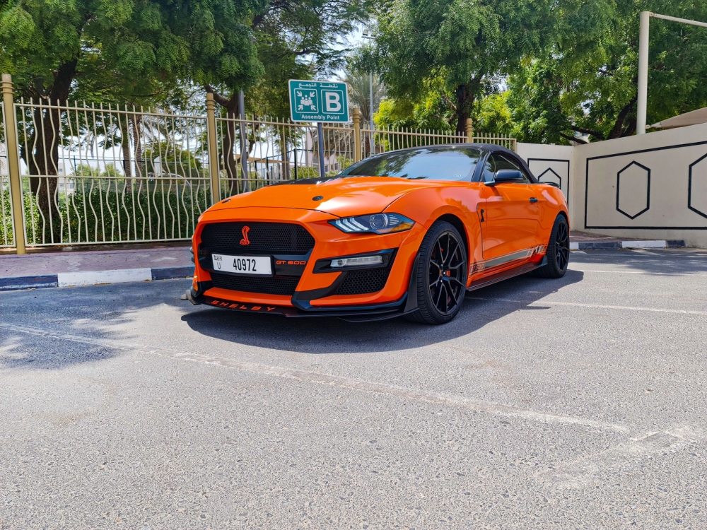 Orange Ford Mustang Shelby GT500 Cabrio V8 2020